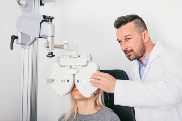 Quels sont les services offerts par un opticien à Tours ?